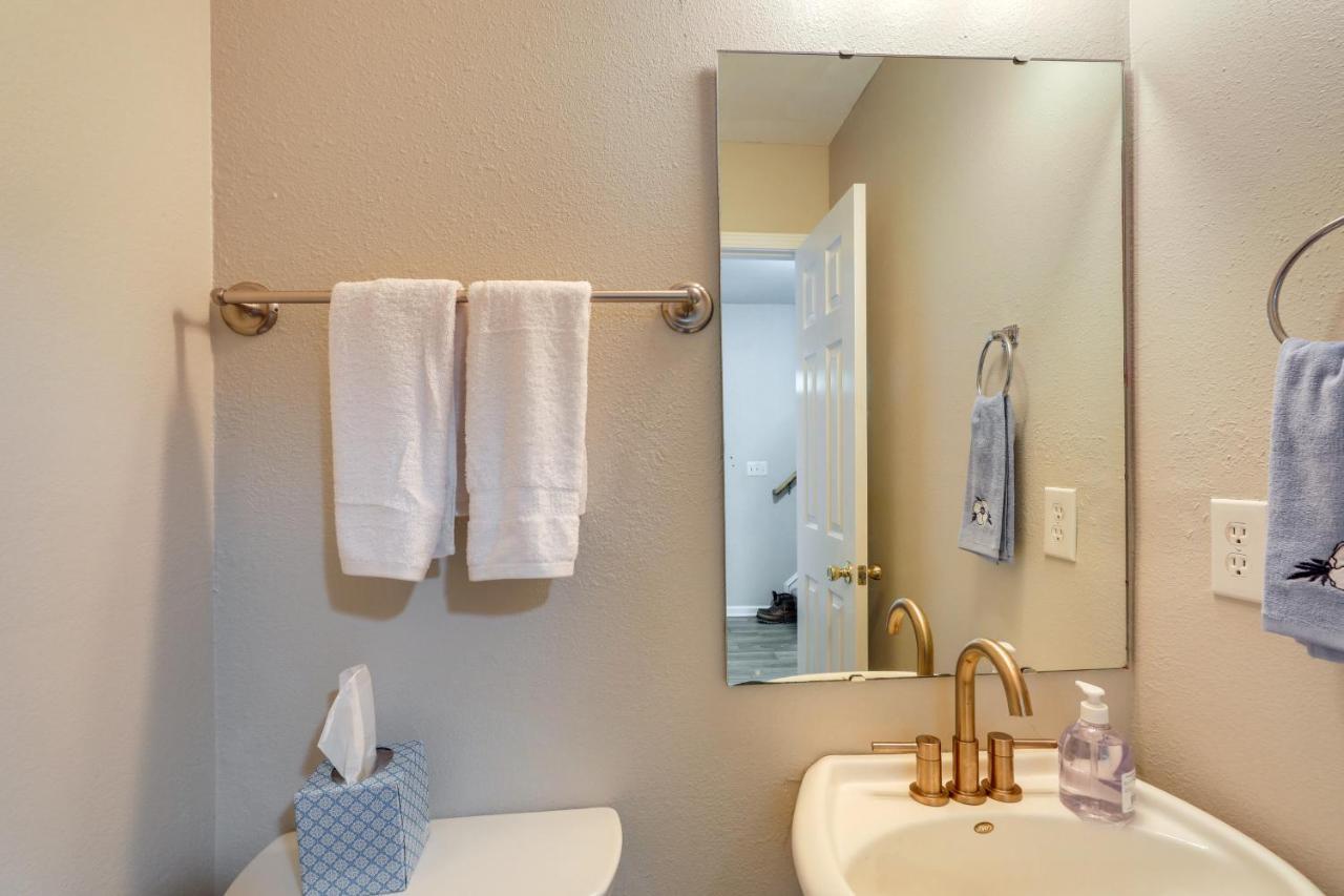 Charming North Charleston Townhome - Pets Welcome! المظهر الخارجي الصورة